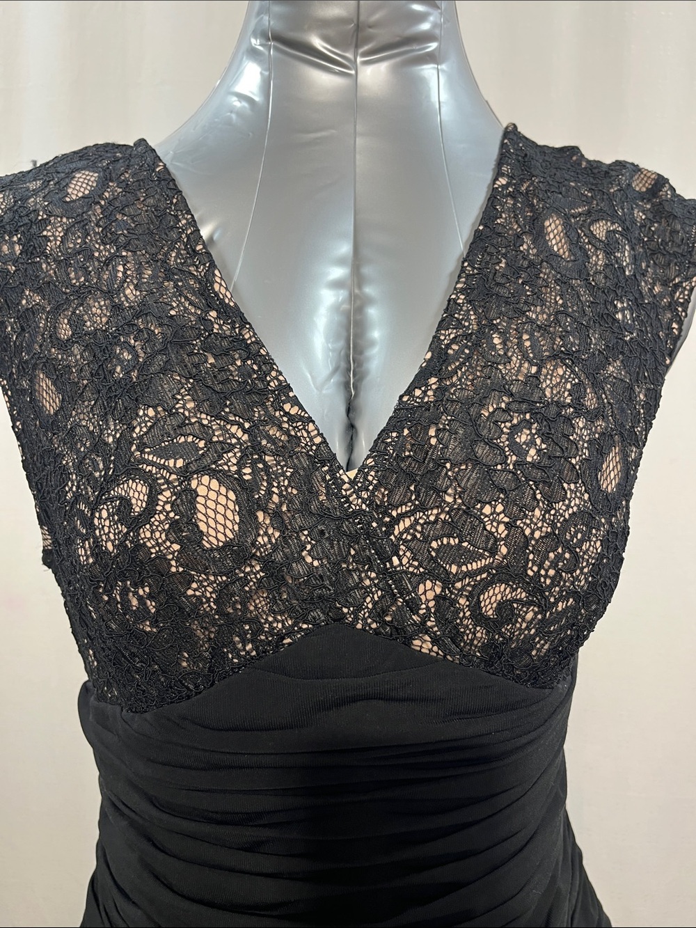 Andre Oliver Black Lace V-Neck Ruched Waist Blouse party wedding classy 1441 - Picture 2 of 4